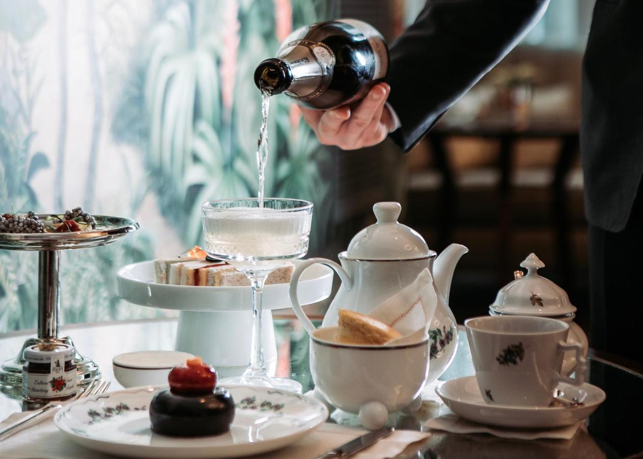 Hotel Rosewood Vienne Extérieur photo Afternoon tea at the Ritz